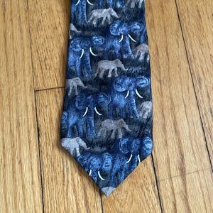 Jimmy V silk elephant tie